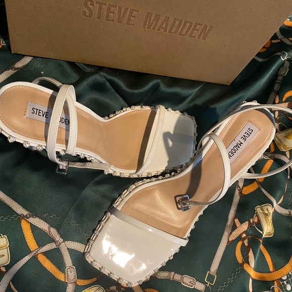 Steve Madden Zelle White - Picture 3 of 5
